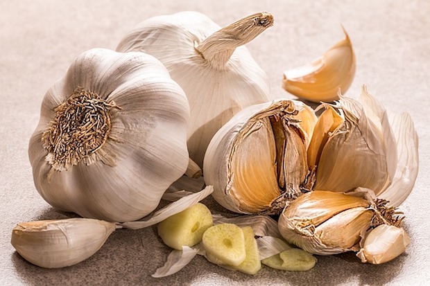 Manger De Lail Le Soir Vertus Et Propriétés De Ce Condiment